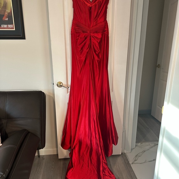 Sheri Hill Prom Dress - Picture 4 of 5